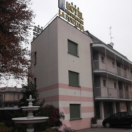 Hotel Residence La Fontana Маріано-Коменсе Екстер'єр фото