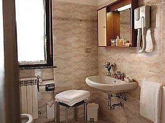 Hotel Residence La Fontana Маріано-Коменсе Екстер'єр фото